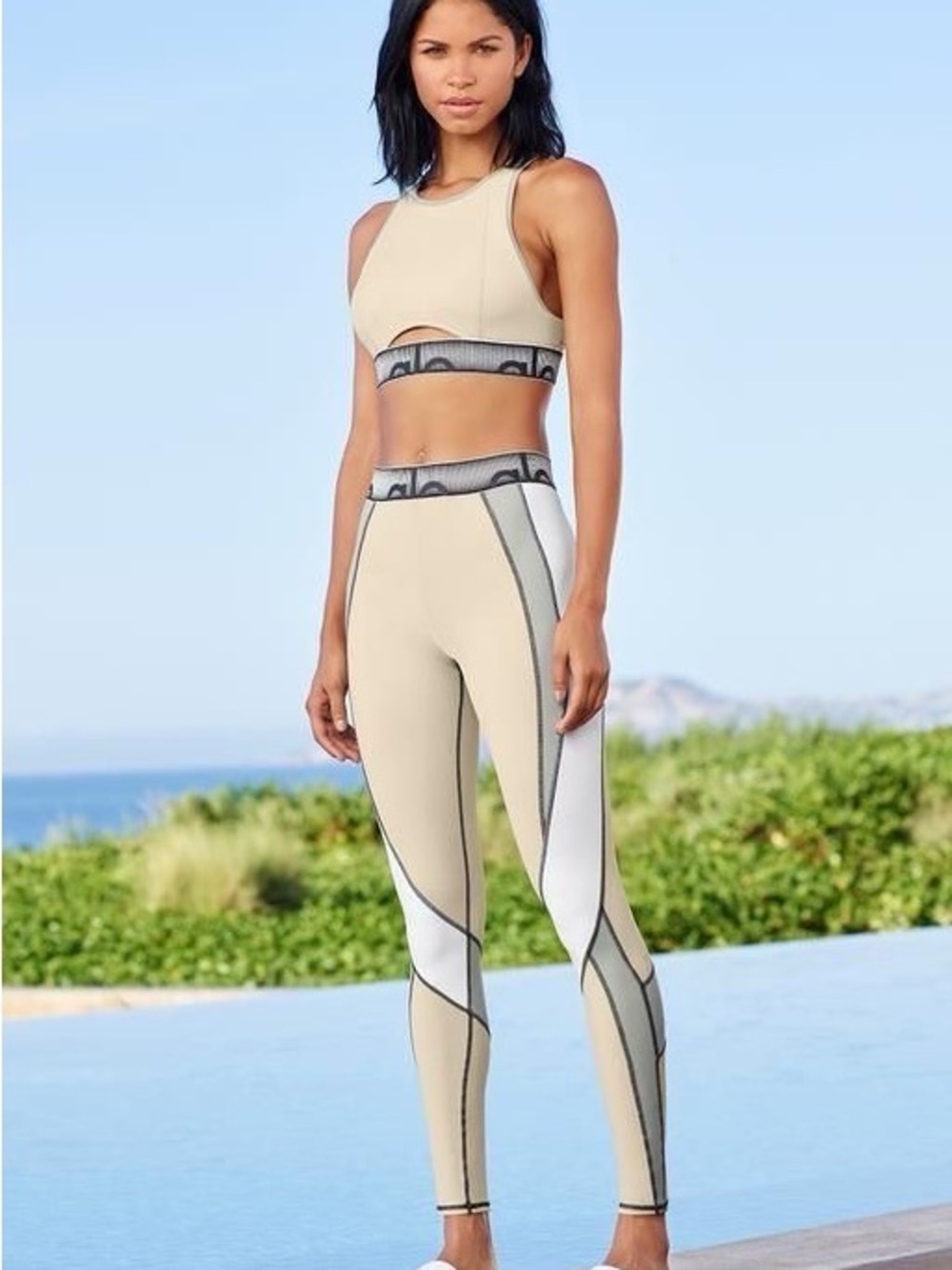 Alo Yoga Velocity Legging Bone Cream Colorblock High Waist Size S EUC